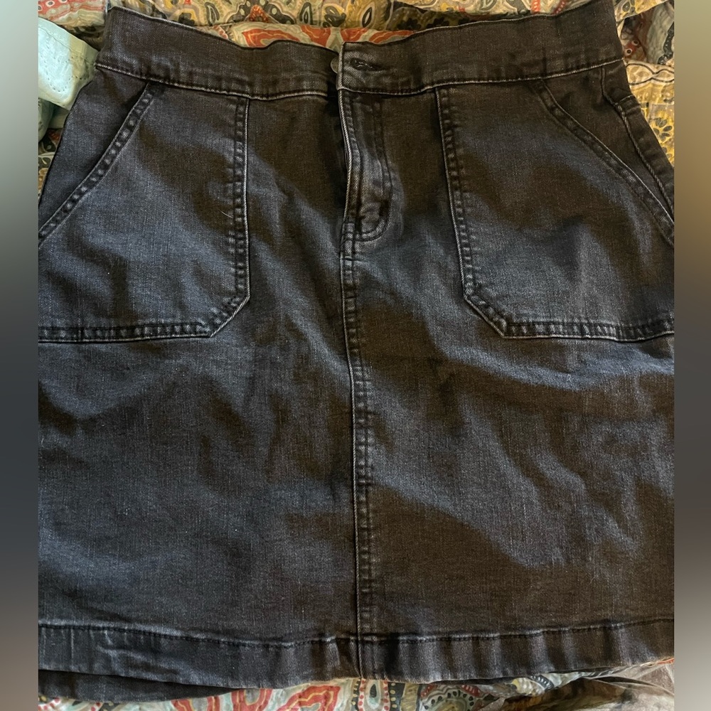 Black skirt